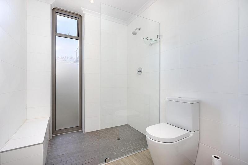 To Let 5 Bedroom Property for Rent in Chapman